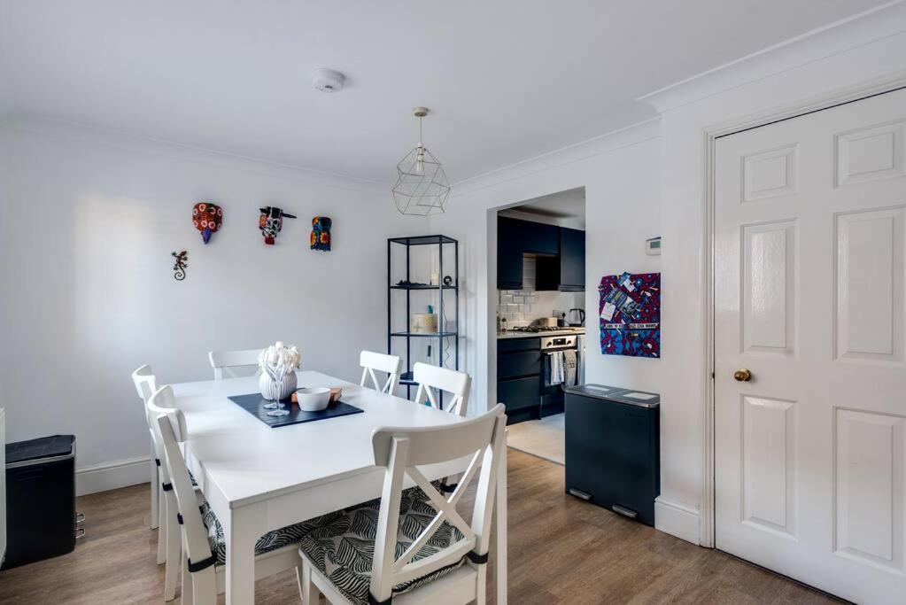 Casa vacanze Cosy 2-bedroom Haven In Picturesque Headington *